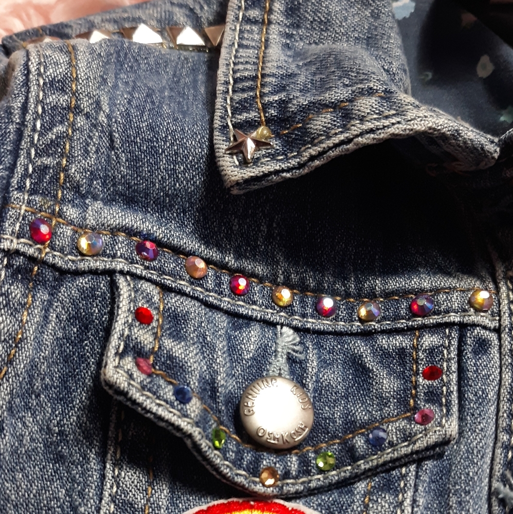 SOLD @MARKET! Upcycled 5T girls patch jacket. SO CUTE MUST SEE! 🌈 & 😃 - Picture 4 of 15